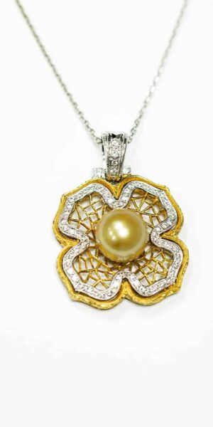 Vintage Medallion Italian Silver Necklace